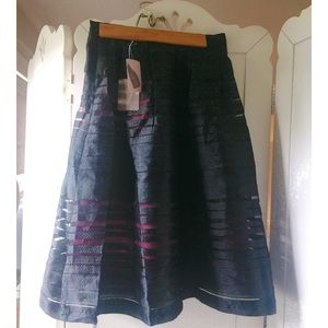 Black and wine knee length pouffy skirt